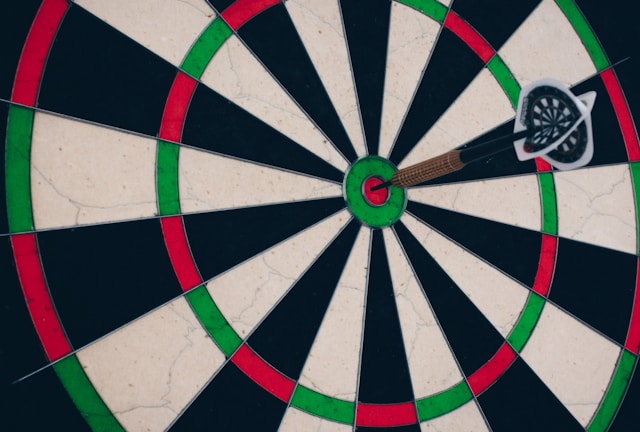 bullseye in dart board